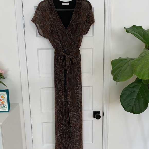 Metallic Surplice Jumpsuit - Picture 7 of 8